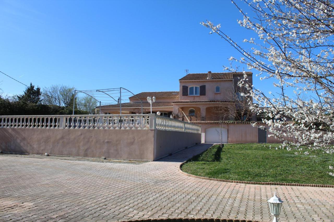 La Villa Des Ames Liees Draguignan Exterior photo