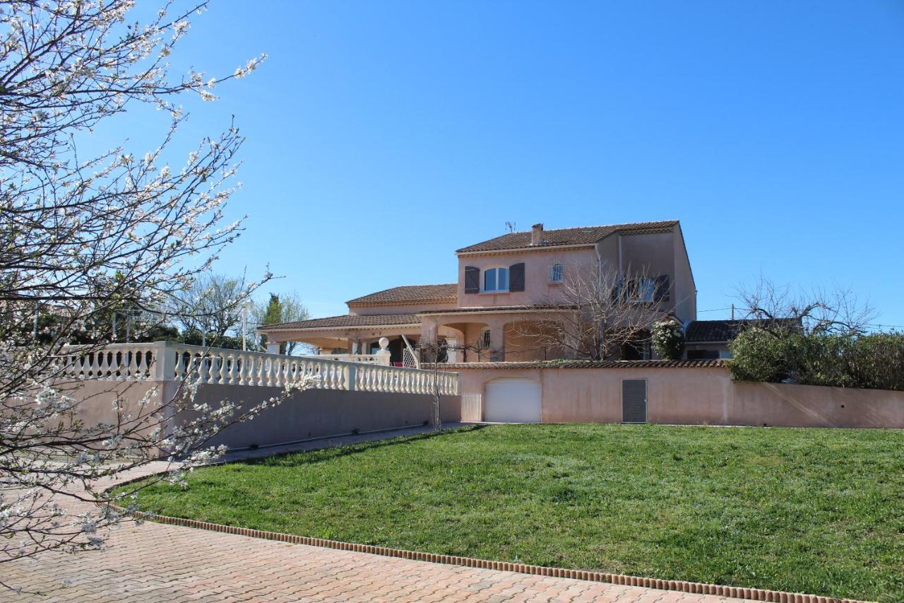 La Villa Des Ames Liees Draguignan Exterior photo